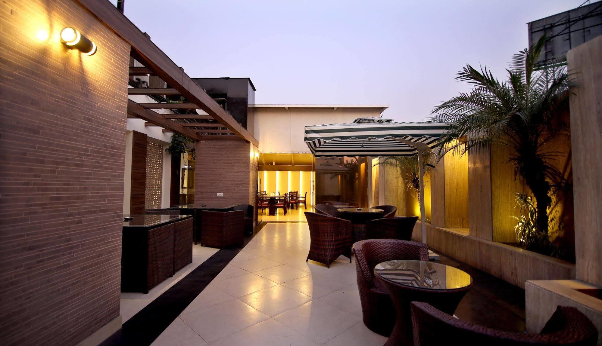 The Prime Balaji Deluxe At New Delhi Railway Station - Free Airport Pickup Hotel Exterior foto