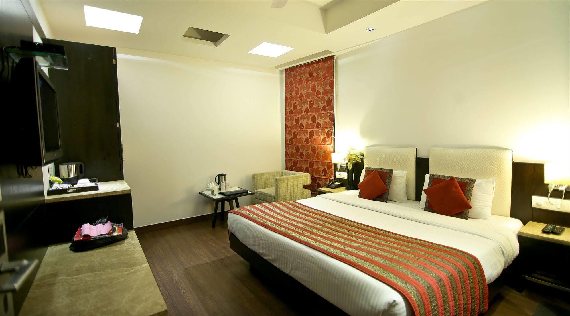The Prime Balaji Deluxe At New Delhi Railway Station - Free Airport Pickup Hotel Exterior foto